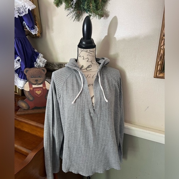 Forever 21 Tops - Womens Forever 21 Grey Hoodie L